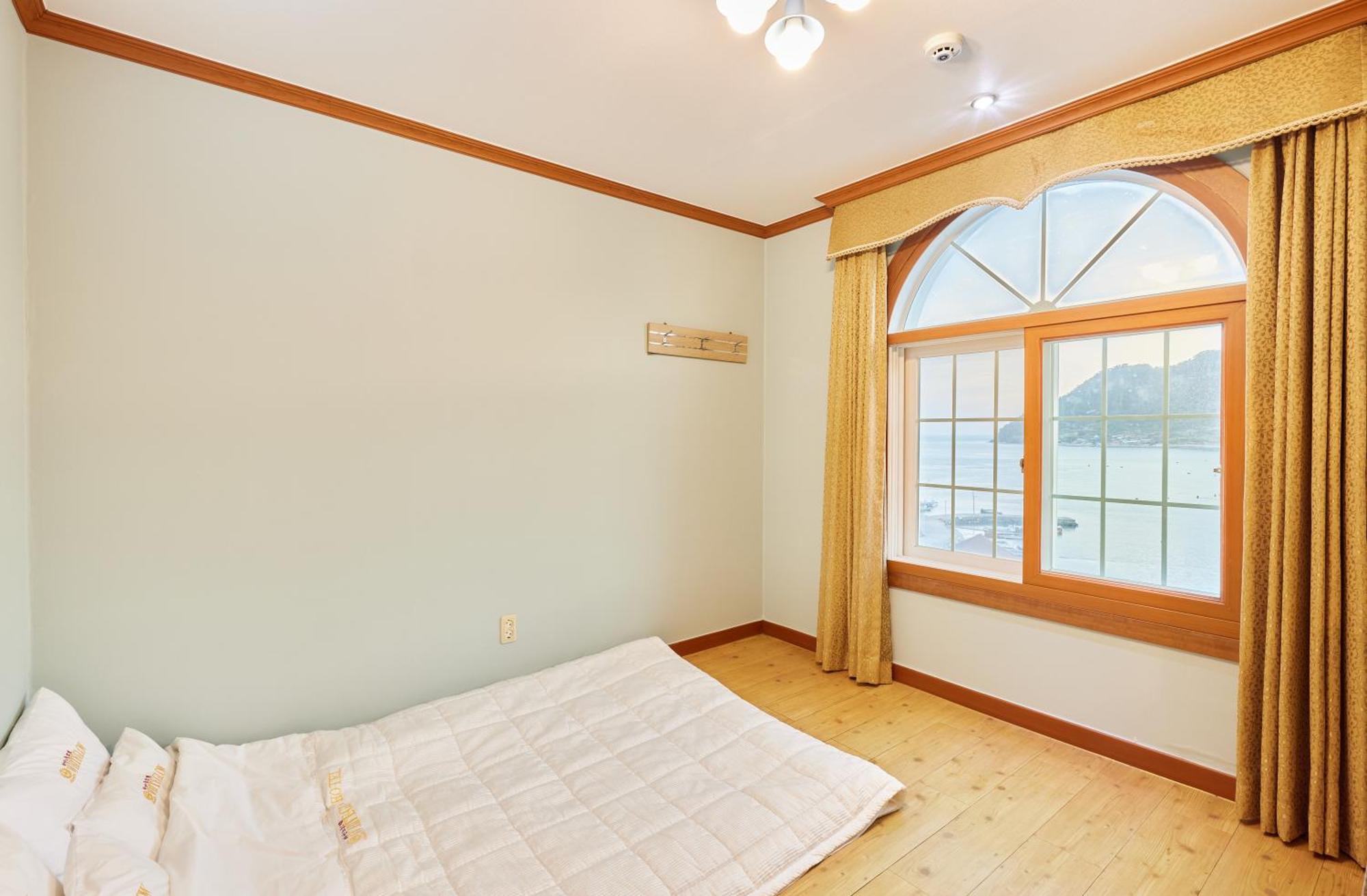 Goheung Hayan Noeul Hotel Extérieur photo